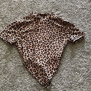 FOREVER 21 Leopard print crop top with tie back